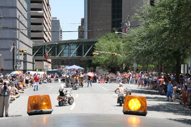 2006_ArtCar_3_Parade 353 